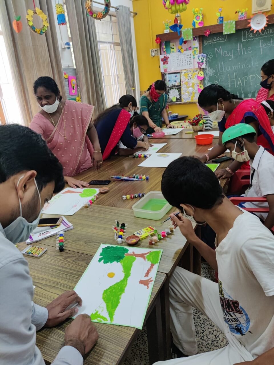 ‘Taare Zameen Par’ painting competition held for differently-abled and physically challenged